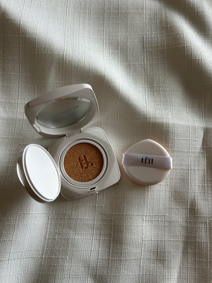 ayumi on LIPS 「密着度、カバー力が高い!少しの量でも、毛穴カバーがしっかりされ..」(3枚目)