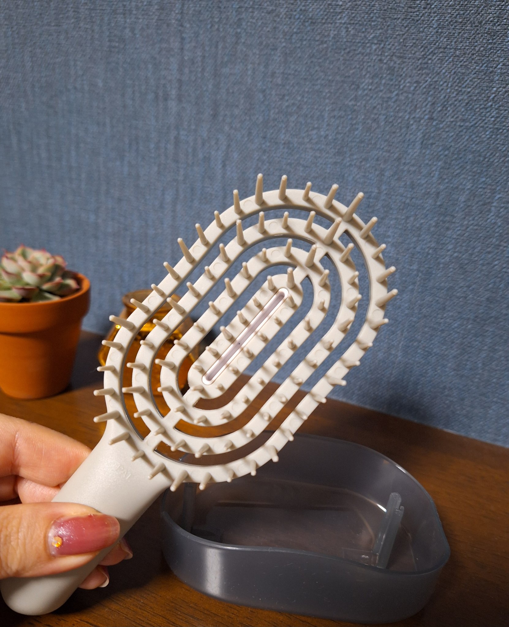 ユニークリー 4wayスムースヘアブラシ/ビー・エヌ/ヘアブラシを使ったクチコミ（3枚目）