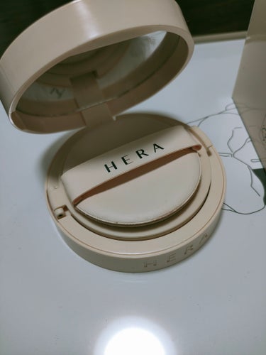 HERA スキン ラディアント グロウ クッションのクチコミ「一瞬でツヤ肌になるクッションファンデ

【使った商品】
HERA SKIN RADIANT G.....」（1枚目）