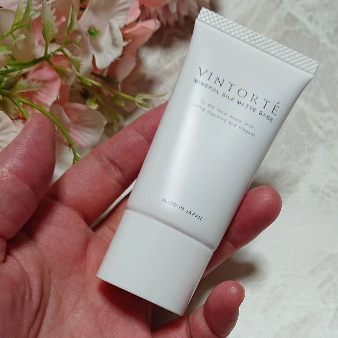 ミネラルシルクマットベース/ヴァントルテ/化粧下地を使ったクチコミ（3枚目）