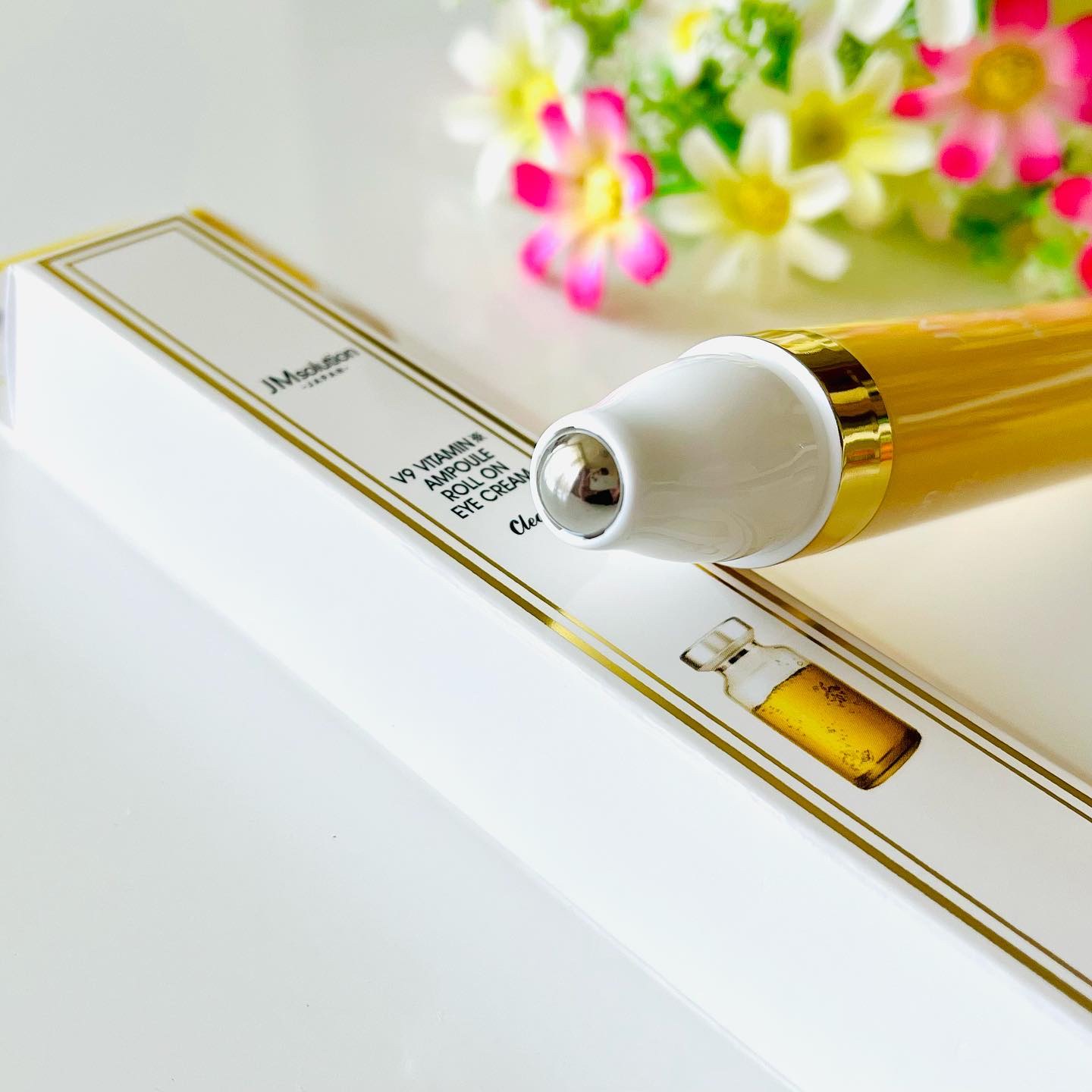 V9ビタミンアンプルロールオンアイクリームクリア/JMsolution/アイケア・アイクリームを使ったクチコミ（2枚目）