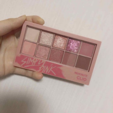 今回はずっとずっと欲しかった、

CLIO PRO EYE PALETTE 01 SIMPLY PINK

でのピンクメイクをしてみました！

腫れぼったい印象を与えない感じに仕上げる為、

ラメを基調