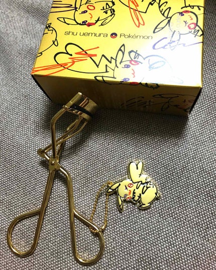 エレクトリック ゴールド ピカシュウ プレミアム アイラッシュカーラー/shu uemura/ビューラーを使ったクチコミ(3枚目)