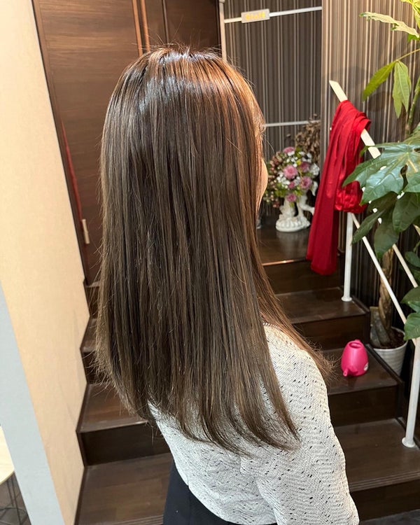 ミルクティーのロングヘアー