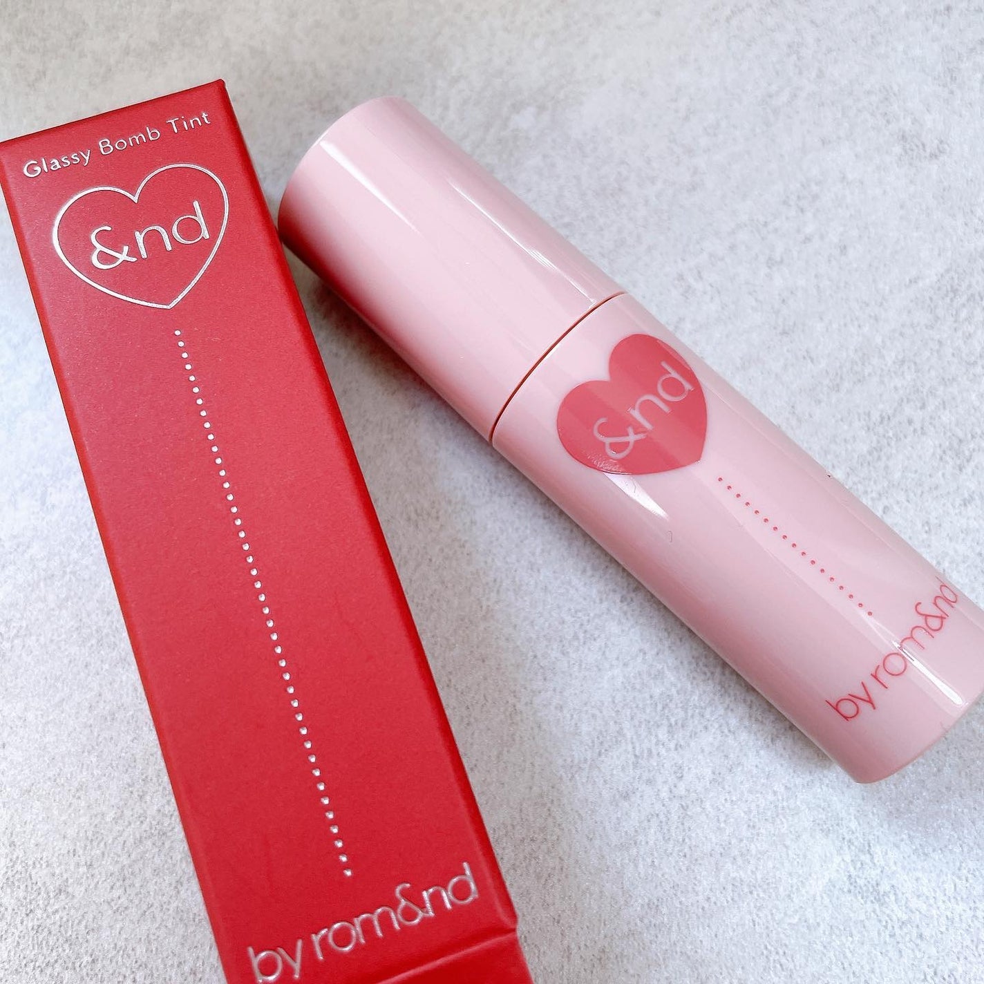 アンドバイロムアンド グラッシーボムティント/&nd by rom&nd/リップティントを使ったクチコミ(1枚目)