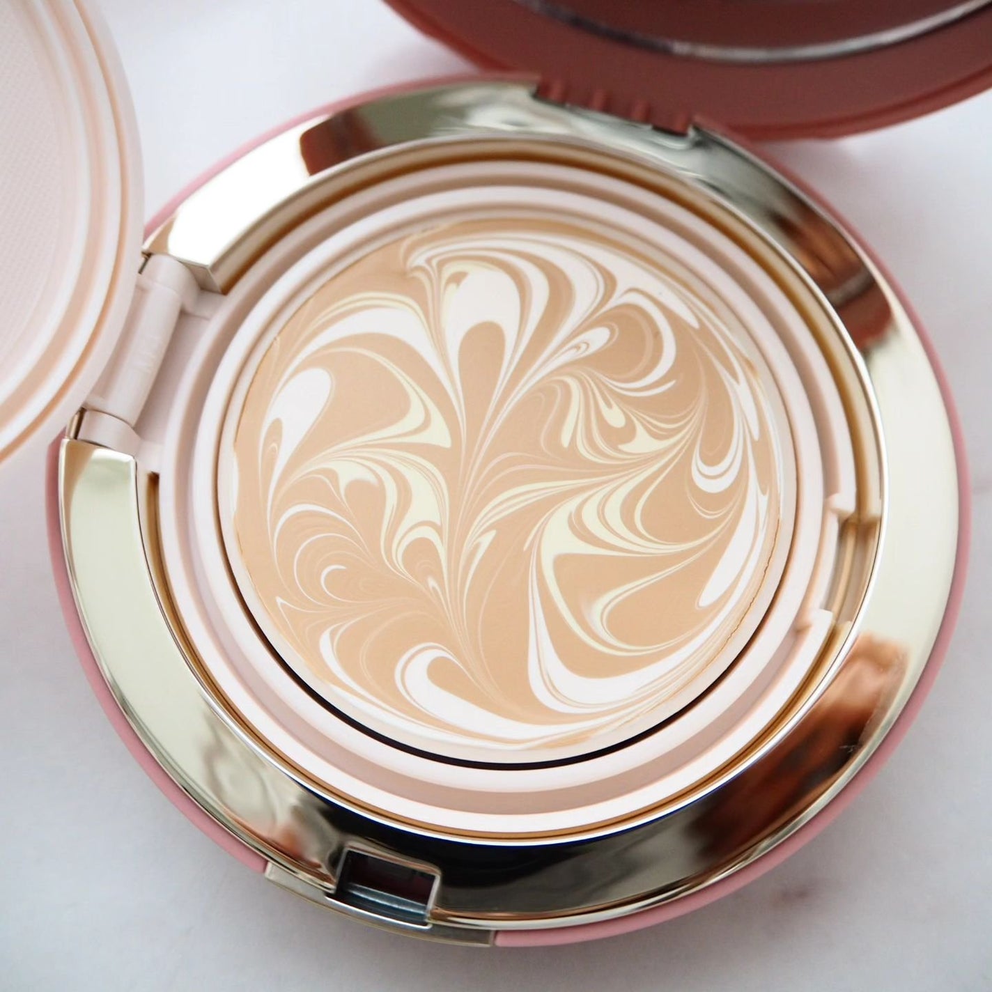 ヴェールヌーディ エッセンスパクトグロウ/AGE20’s/クリーム・エマルジョンファンデーションを使ったクチコミ(2枚目)