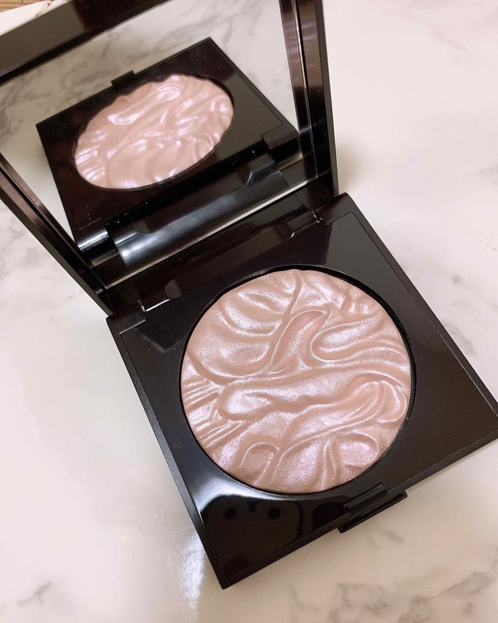 フェイスイルミネーター/ローラ メルシエ/パウダーハイライトを使ったクチコミ(1枚目)