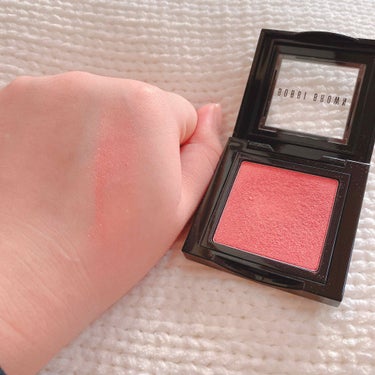 BOBBI BROWN シマー ブラッシュのクチコミ「日本人の肌に幸福感を足してくれるチーク

#ボビイブラウン 
#シマーブラッシュ

コーラルで.....」（2枚目）