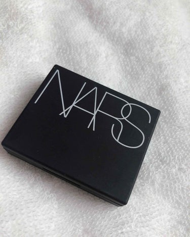 
#NARS ハードワイヤードアイシャドー 5342

たくさんの大粒のラメが入っていて、とても うるうる✨ とした目に見せてくれます！

私は部分使いしていて、涙袋の黒目の真下の部分だったり、目頭だっ