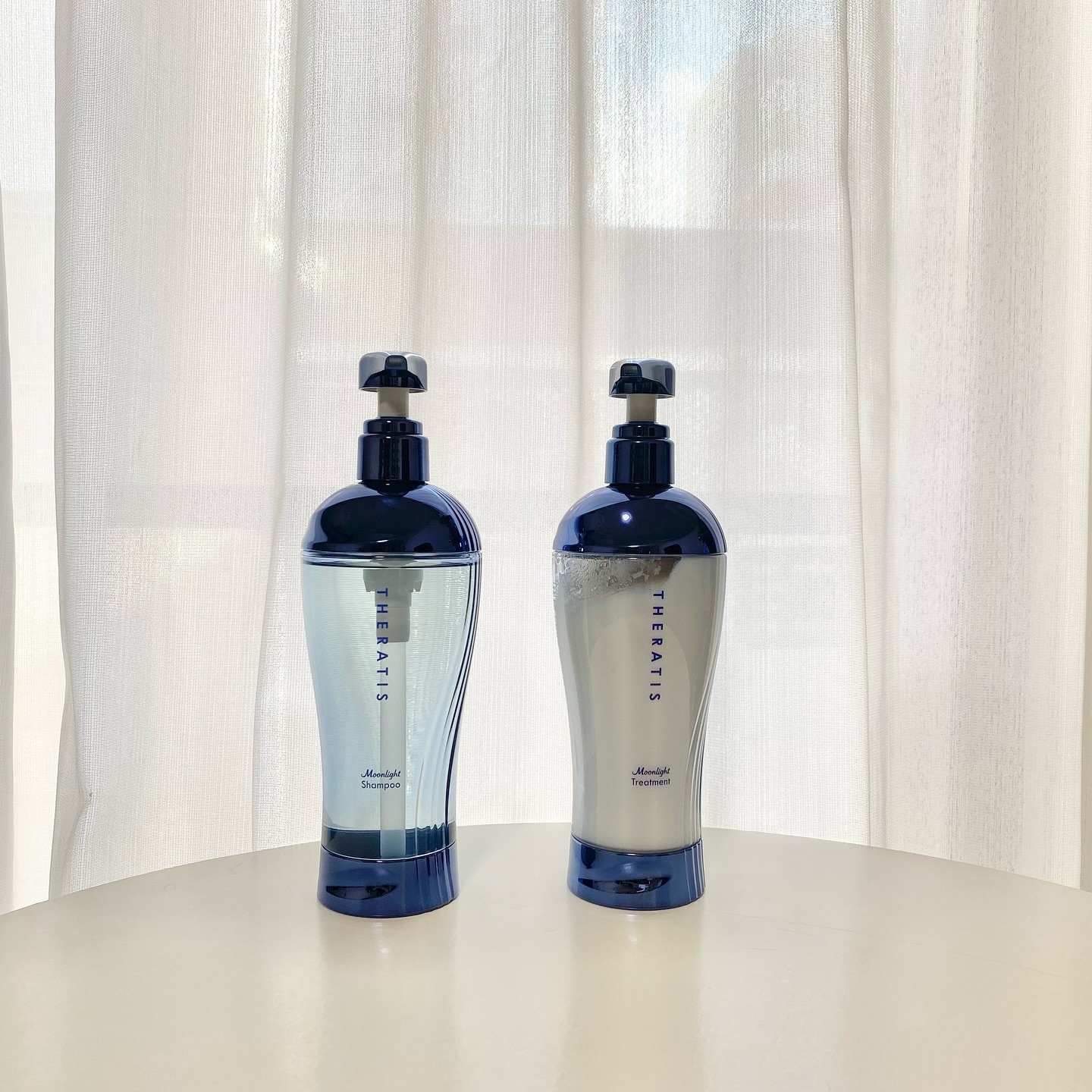 ✿mixim ミクシム　THERATIS Moonlight スリーク シャンプー／スリーク ヘアトリートメント ✿

シャンプーはネロリアロマの香り、
ヘアトリートメントはホワイトローズの香りで、
2つの香りが一気に楽しめて嬉しい◎

パ