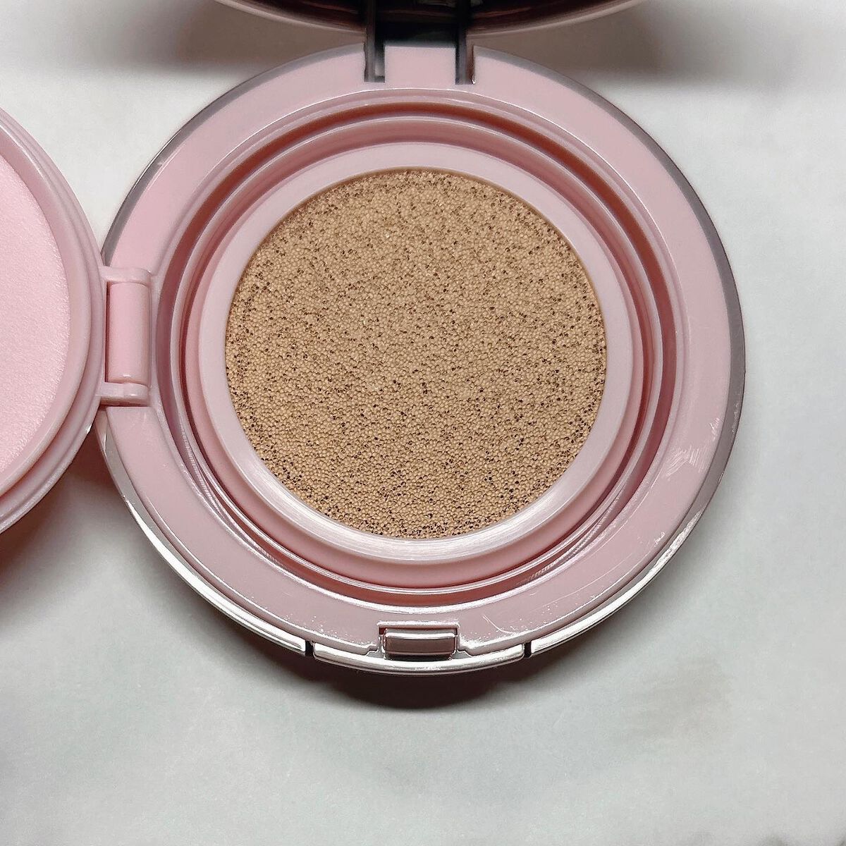 ハイパーカバーフィットクッション ピンク(桜エディション)/APRILSKIN/クッションファンデーションを使ったクチコミ(3枚目)