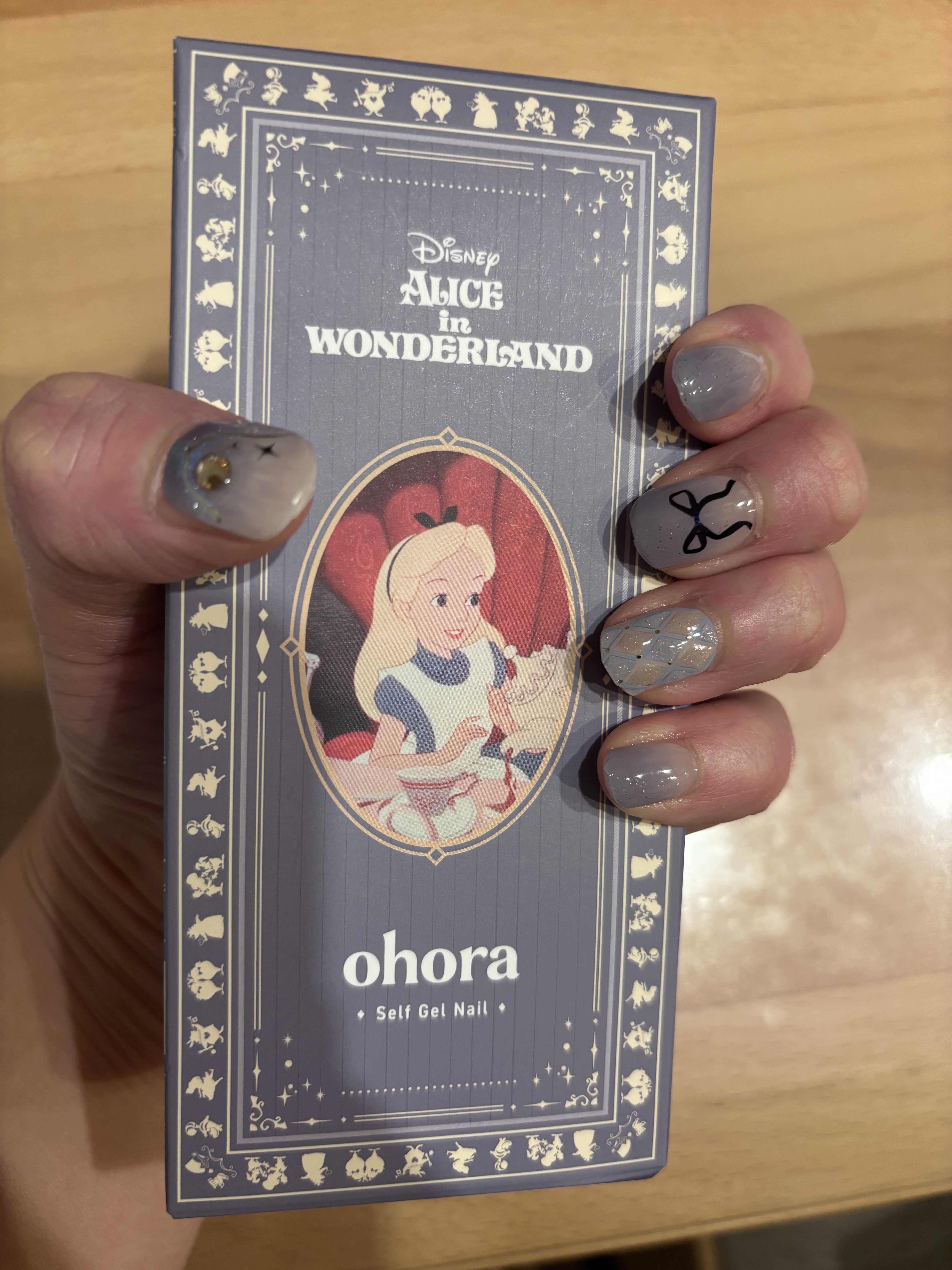 セミキュアジェルネイル（ハンド） N Alice‘s Journey/ohora/ネイルシールを使ったクチコミ（2枚目）