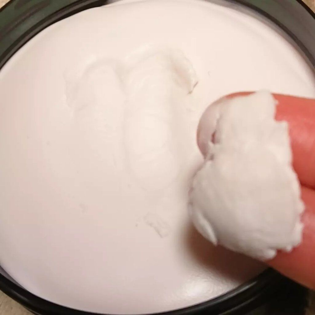 ボディバター ブリティッシュローズ/THE BODY SHOP/ボディクリームを使ったクチコミ(3枚目)