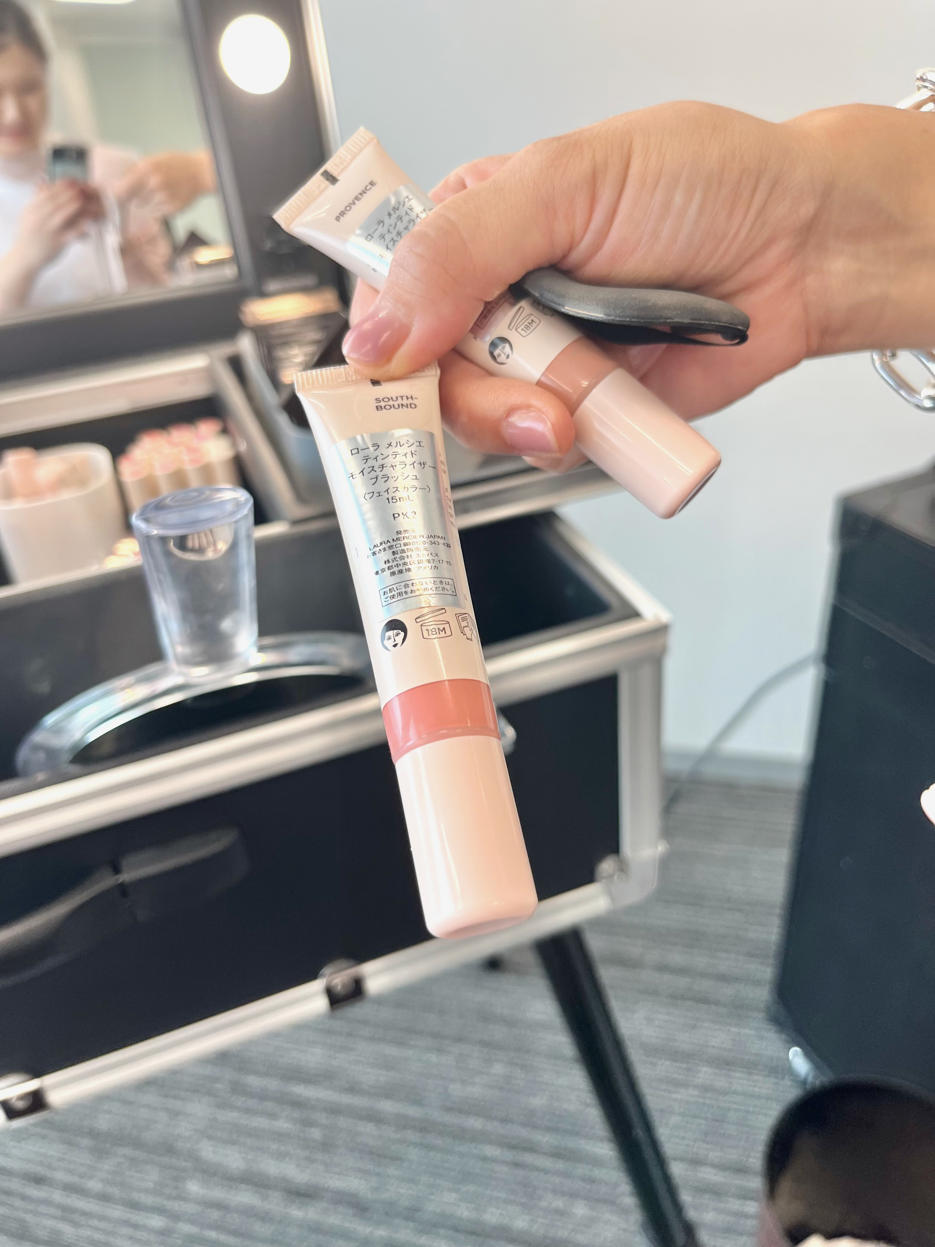 リアル フローレス ウェイトレス パーフェクティング コンシーラー 1N0/ローラ メルシエ/リキッドコンシーラーを使ったクチコミ（2枚目）