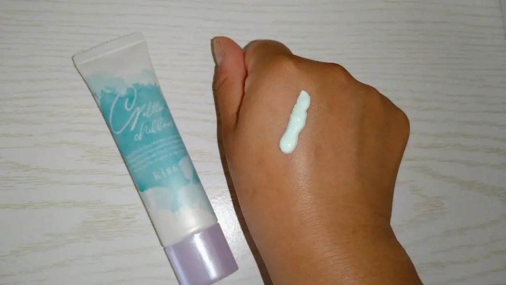 ジェルットシフォン UVトーンアップベース/KiSS/化粧下地を使ったクチコミ（2枚目）