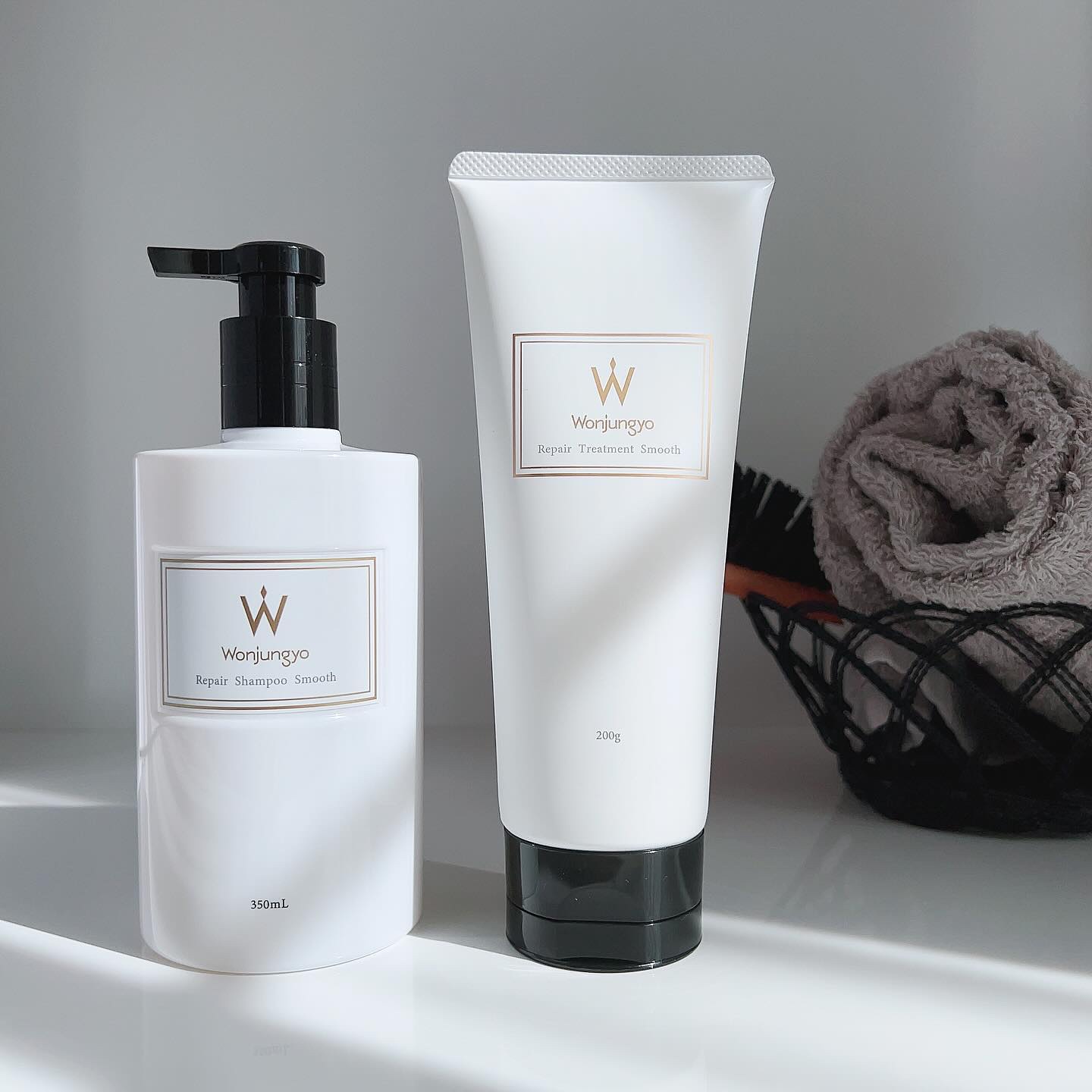 Wonjungyo ウォンジョンヨ リペアシャンプー スムース／リペアトリートメント スムースのクチコミ「・
・
#PR

あのウォンジョンヨが手がけたヘアケアライン、
もう使ってみた？

@wonj.....」（1枚目）