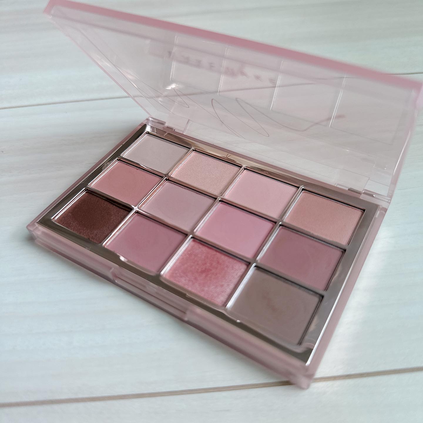 ソフトブラーリングアイパレット/wakemake/アイシャドウパレットを使ったクチコミ（2枚目）