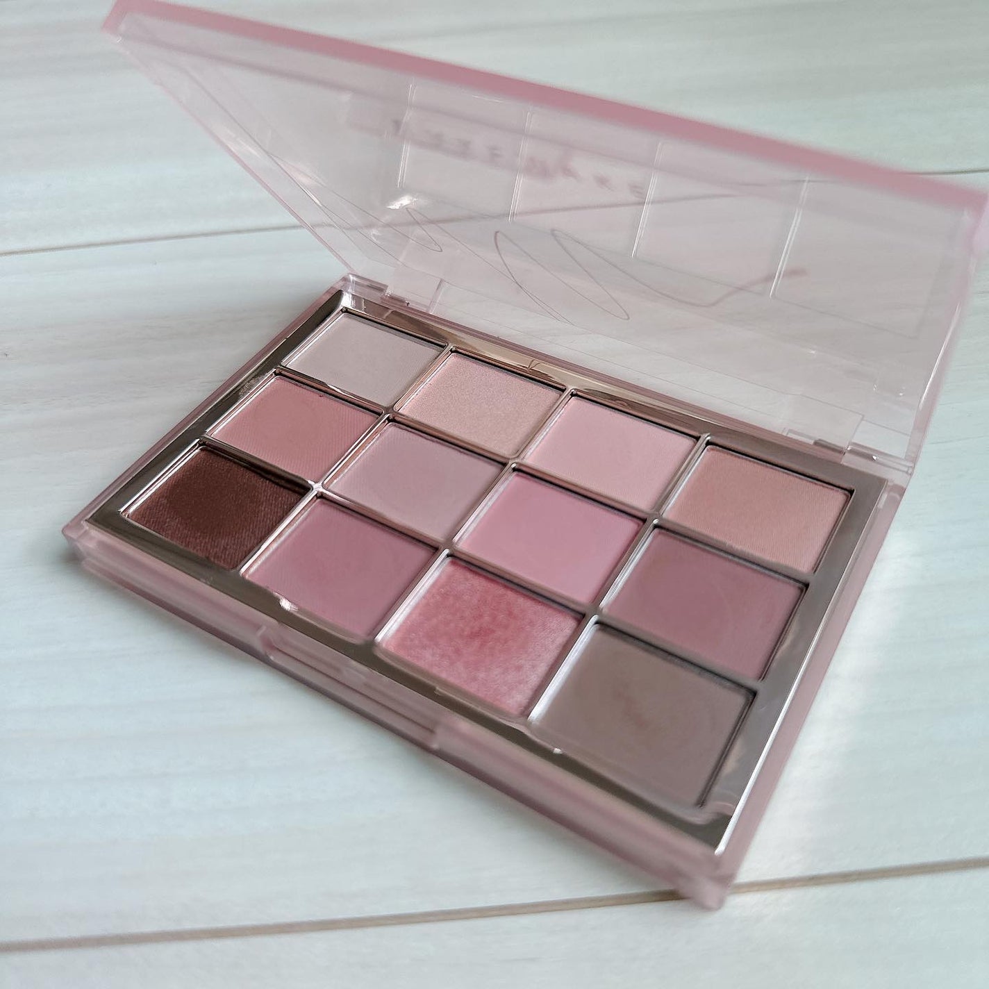 ソフトブラーリングアイパレット/wakemake/アイシャドウパレットを使ったクチコミ(2枚目)