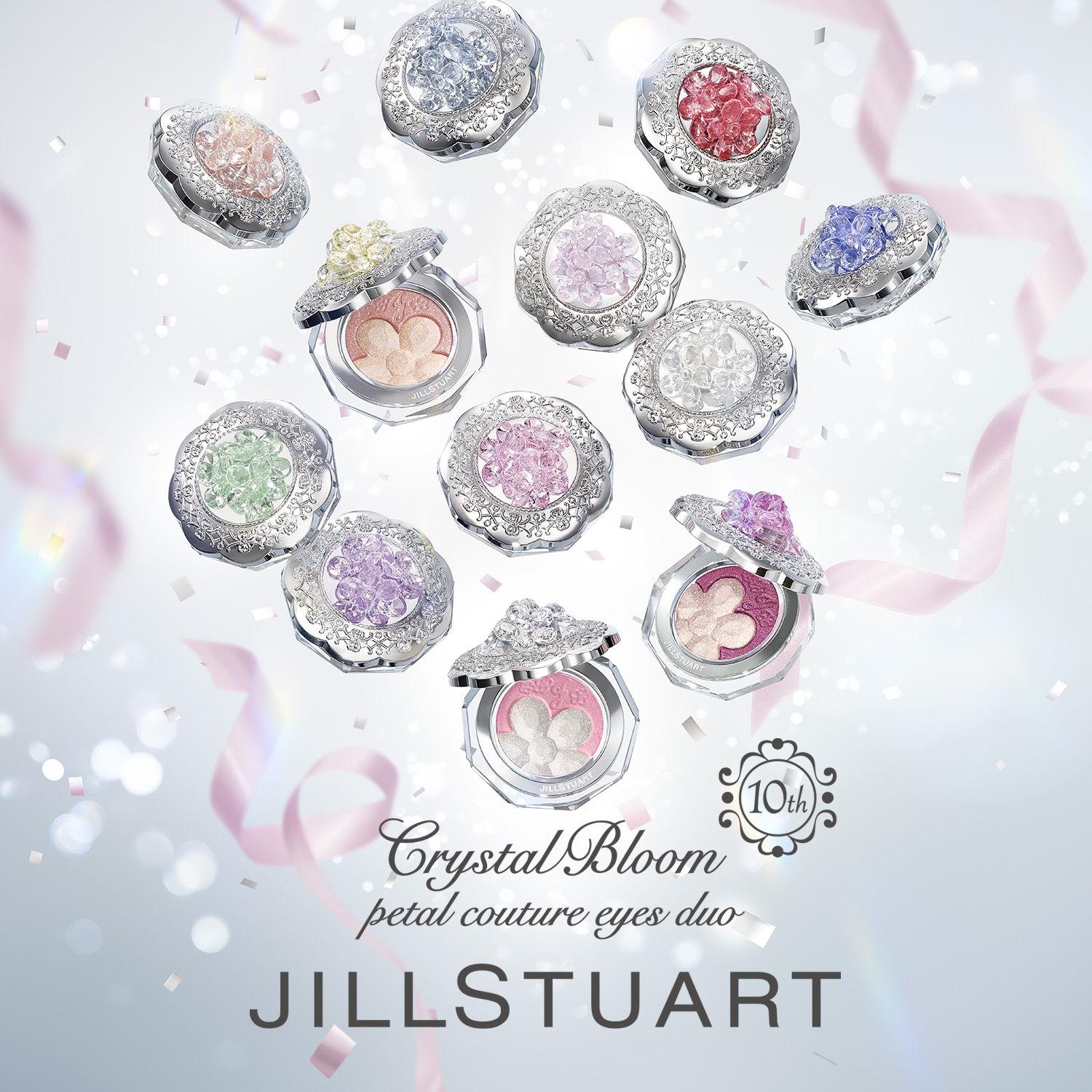 【予約受付中】
今年は歴代のCrystal Bloomシリーズをテーマにした
マンスリーコレクションが9月6日(金)より登場！


歴代のクリスタルブルームシリーズから着想したカラーと香りが、
サプライズ感を演出する2色セットのアイカラー。