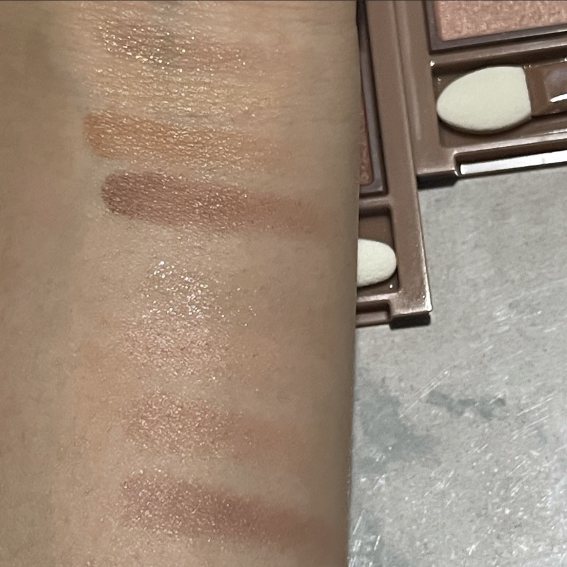 ビタートーンアイシャドウ/CEZANNE/パウダーアイシャドウを使ったクチコミ（3枚目）