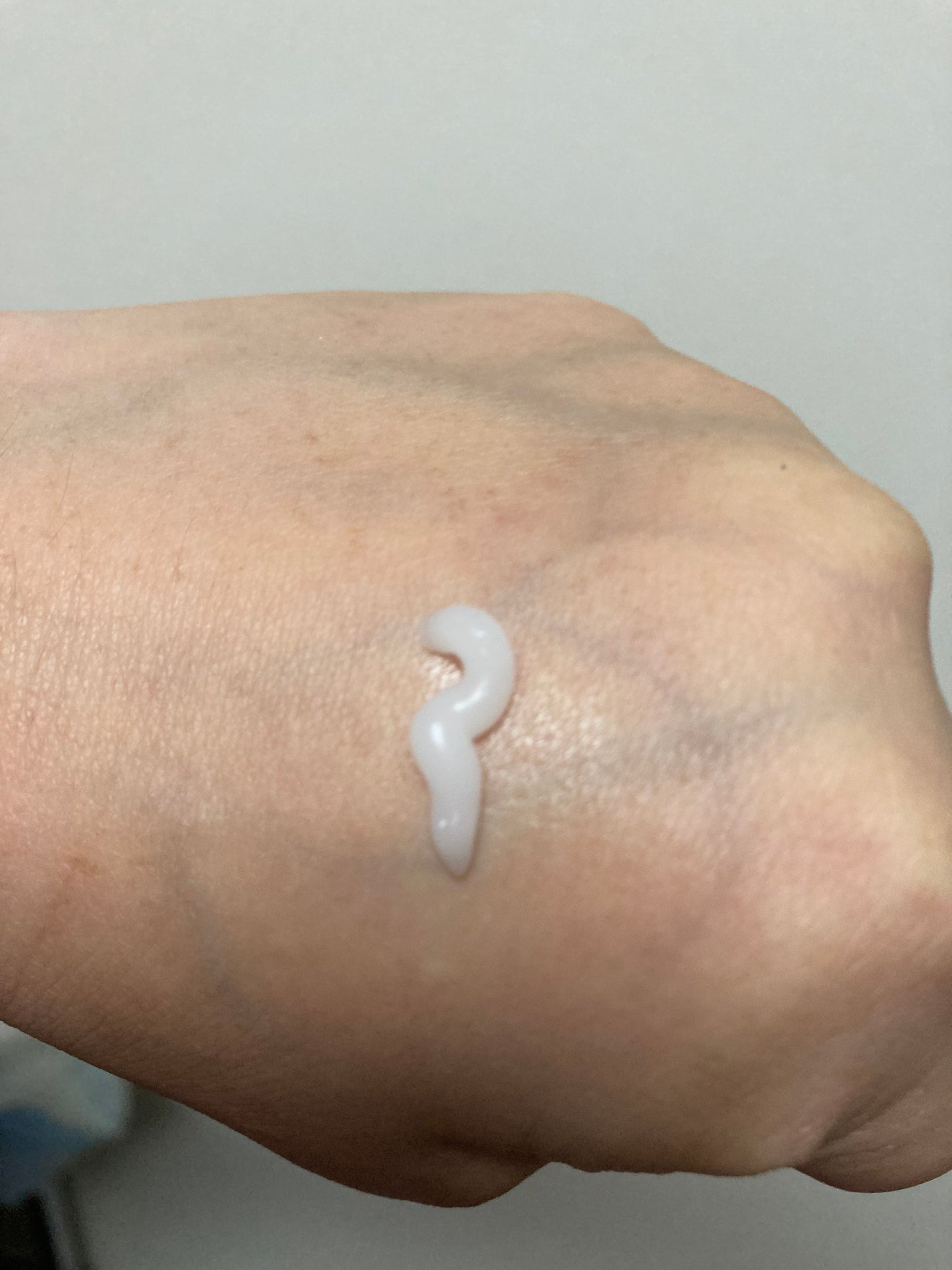 モイスゥイート エッセンシャルイン キンモクセイの香り/菊星/ハンドクリームを使ったクチコミ(6枚目)