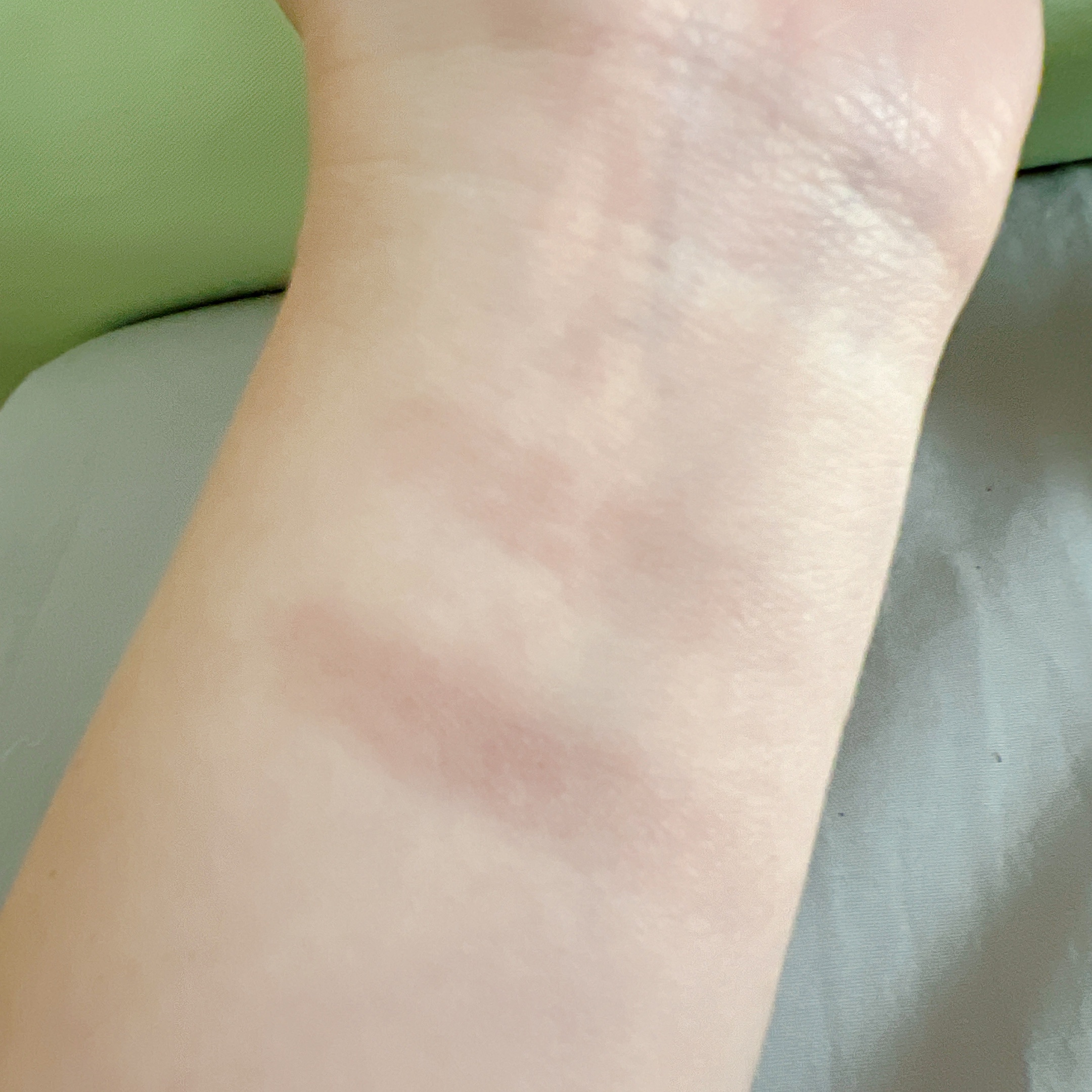 アディクション ザ アイシャドウ マット 001M Londolozi/ADDICTION/単色アイシャドウを使ったクチコミ（2枚目）