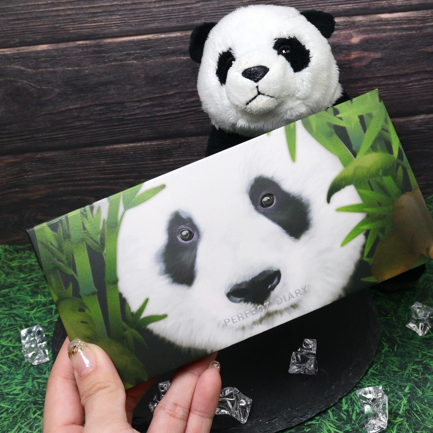 エクスプローラ12色 動物アイシャドウパレット/PERFECT DIARY/アイシャドウパレットを使ったクチコミ（2枚目）