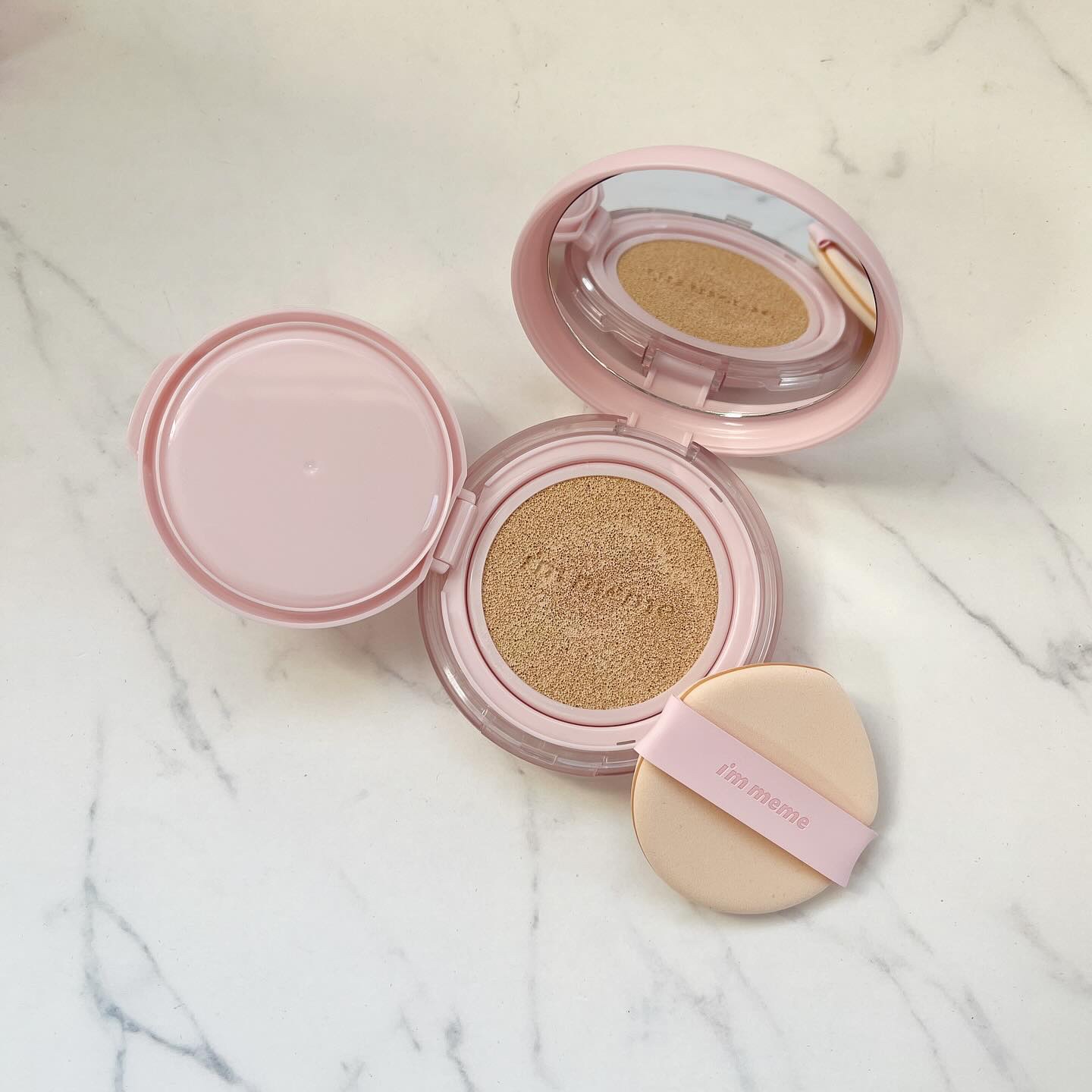 ワンダーベルベットラスティングクッション/i’m meme/クッションファンデーションを使ったクチコミ（3枚目）