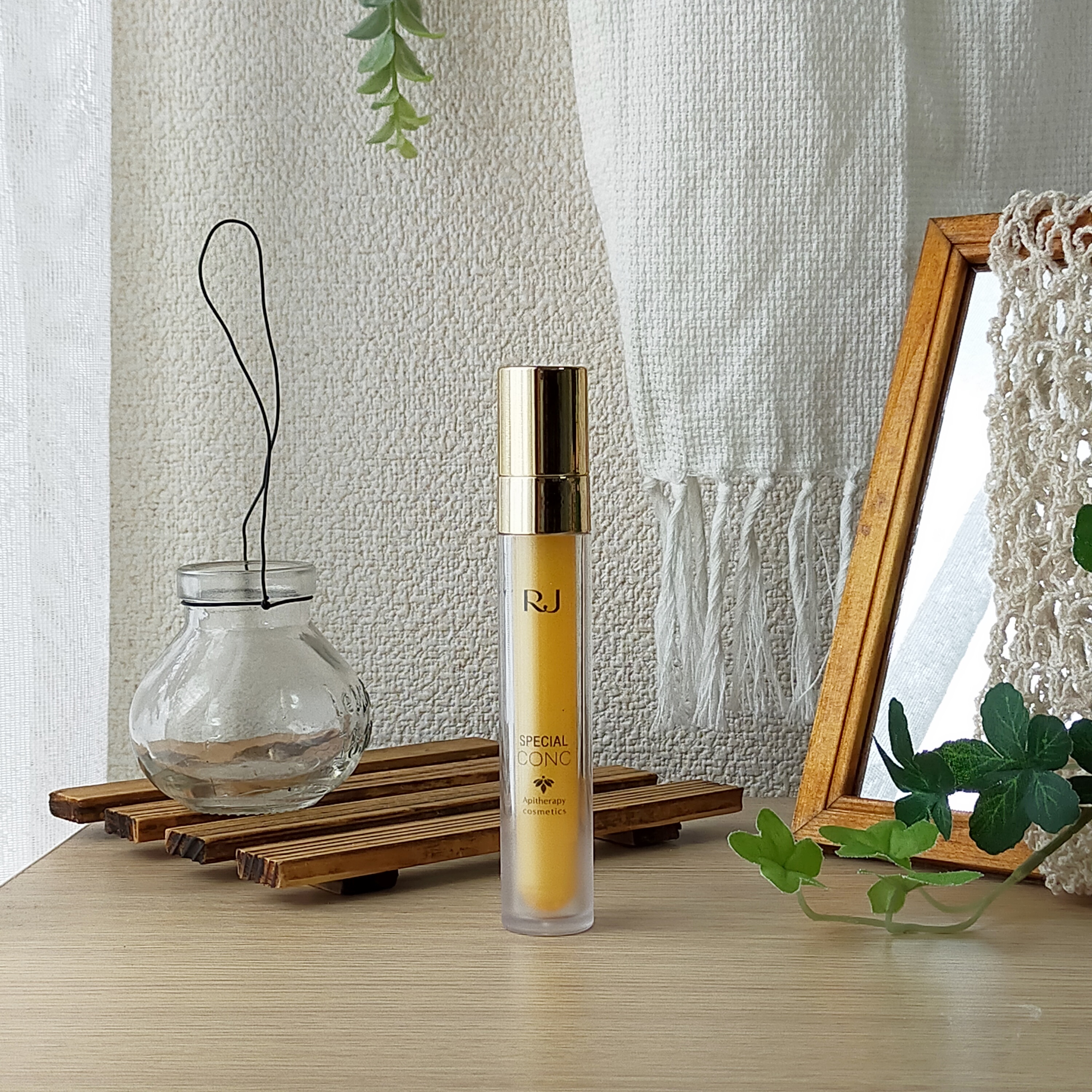 RJスペシャルコンク/アピセラピーコスメティクス/美容液を使ったクチコミ（1枚目）