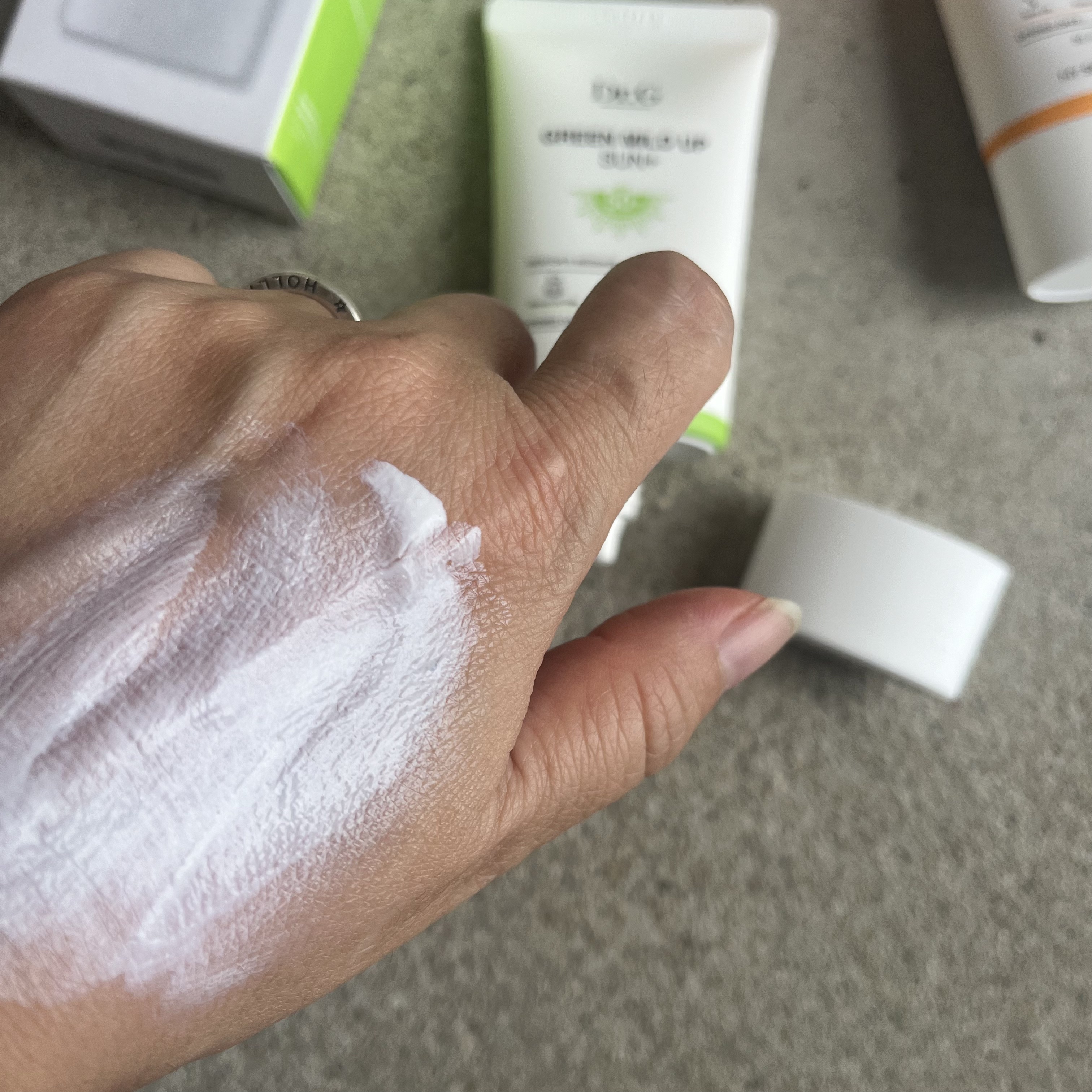 グリーンマイルドアップサンプラス/Dr.G/日焼け止めクリームを使ったクチコミ（3枚目）