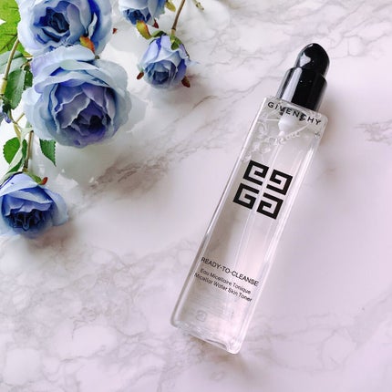 GIVENCHY レディ トゥ クレンズ ウォーターのクチコミ「みずみずしい使用感のクレンジングウォーターです✨
しっかりめのベースメイクも簡単に落とせるし.....」(1枚目)
