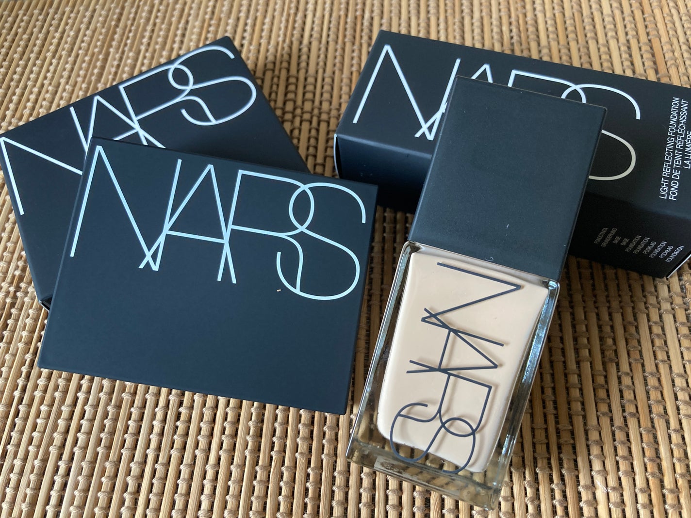 ライトリフレクティング ファンデーション/NARS/リキッドファンデーションを使ったクチコミ(2枚目)