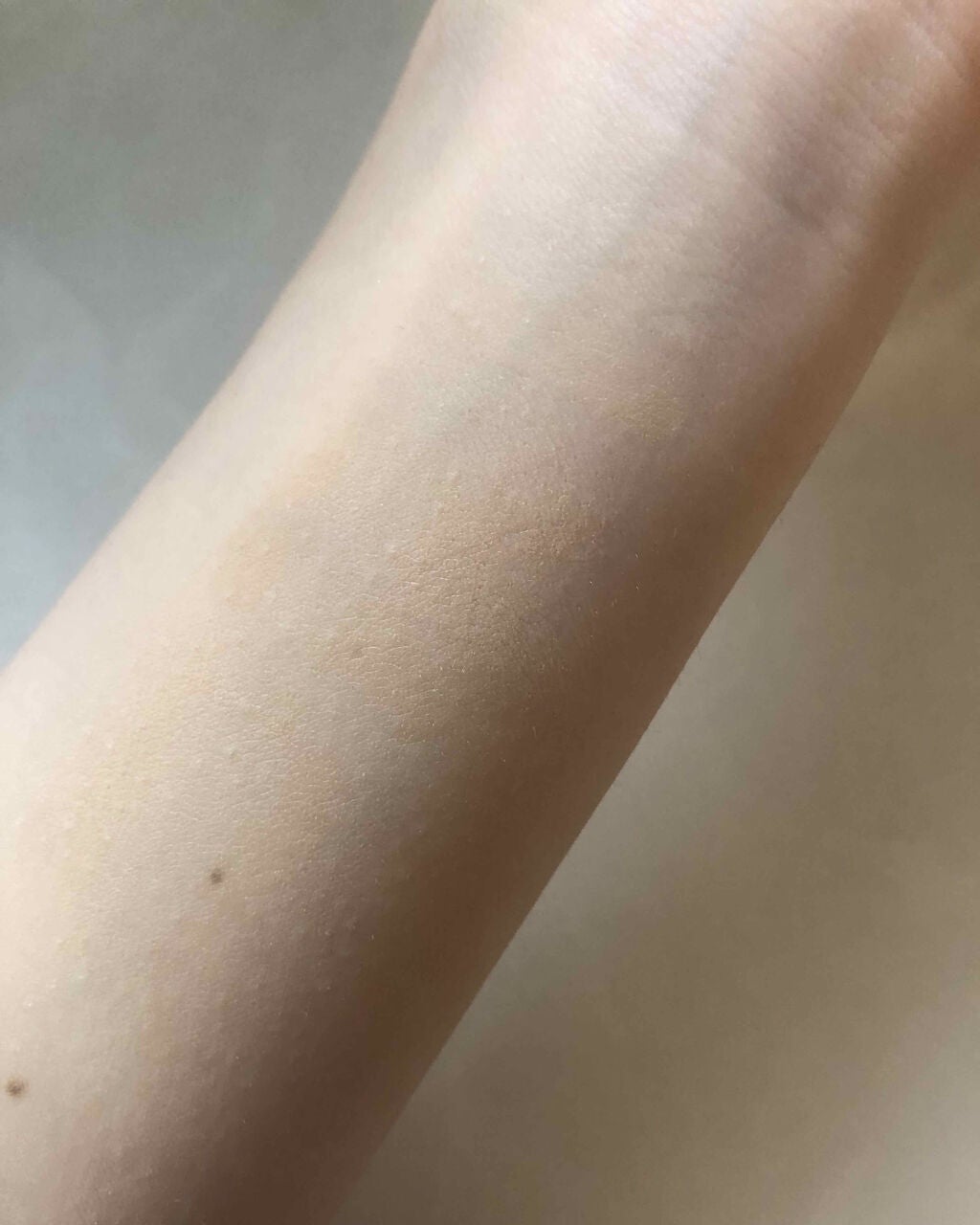 フローレスエシリアル フルイド ファンデーション/THREE/リキッドファンデーションを使ったクチコミ(4枚目)