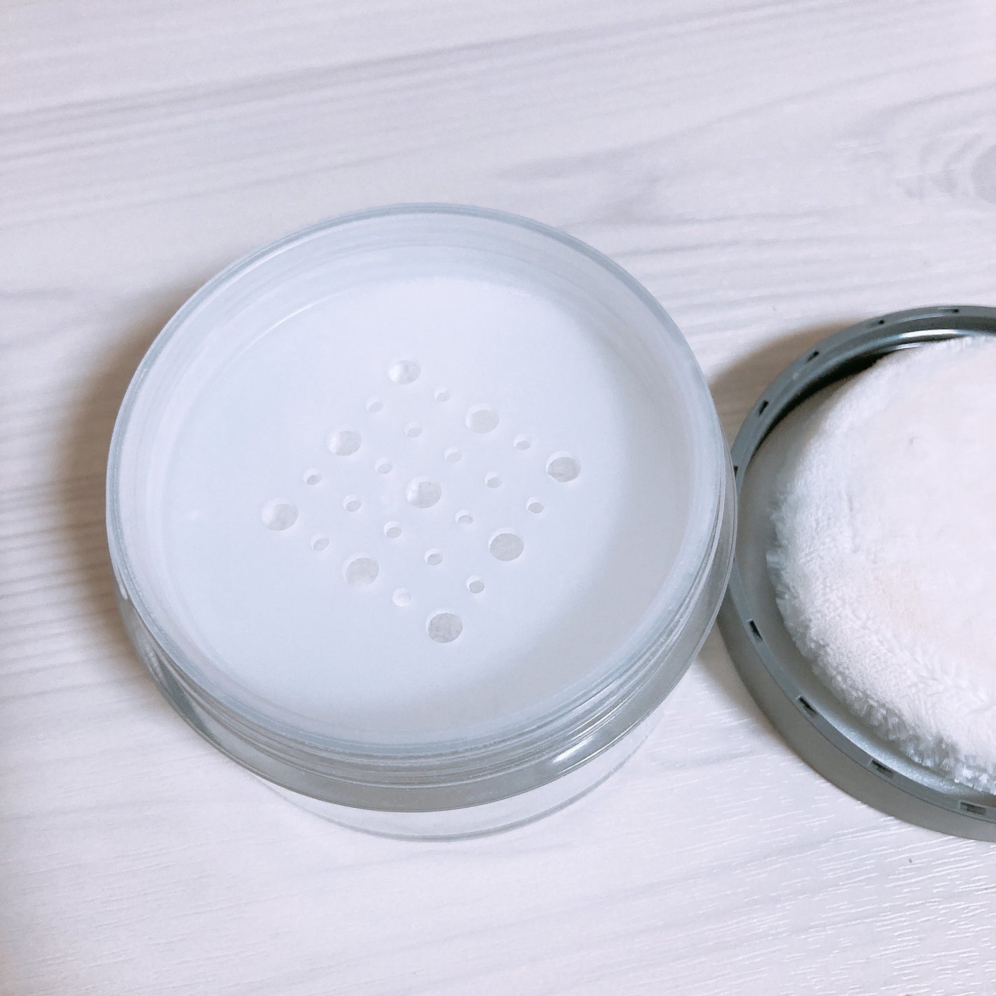 フィニッシングパウダー マット/チャコット・コスメティクス/ルースパウダーを使ったクチコミ(3枚目)