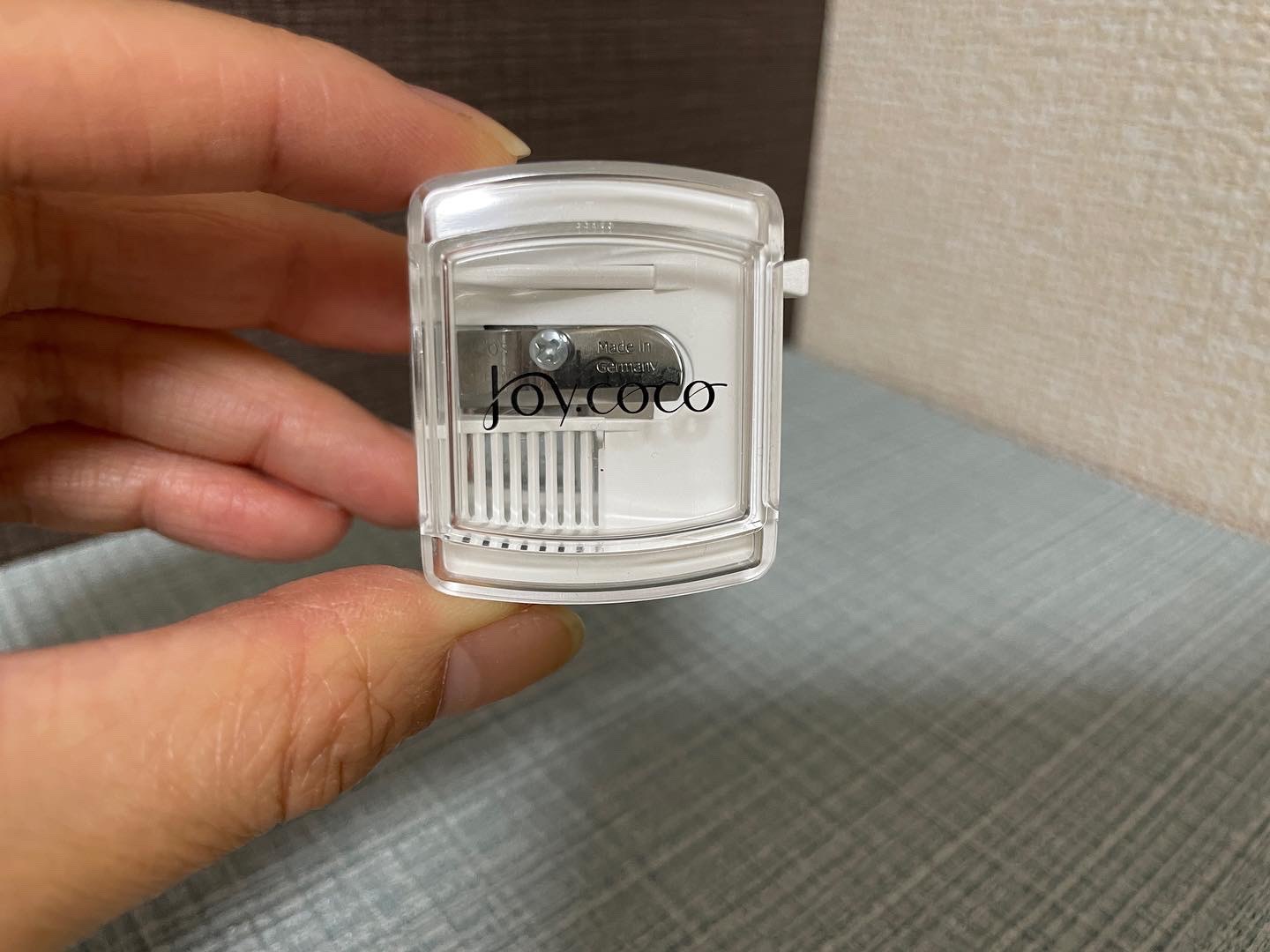 ジョイココ エアリーアイシャドウ 04 プラムボルドー/Joy.coco(ジョイココ)/単色アイシャドウを使ったクチコミ（3枚目）