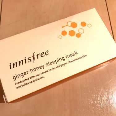 イニスフリーのジンジャーハニーマスク。
韓国で1000円ちょい？ぐらい。
まだ日本にはないらしい。
中は小分けになっていて旅行などに最適。
サイズ感も良い。
疲れてスキンケアしたくない時用にストックして
