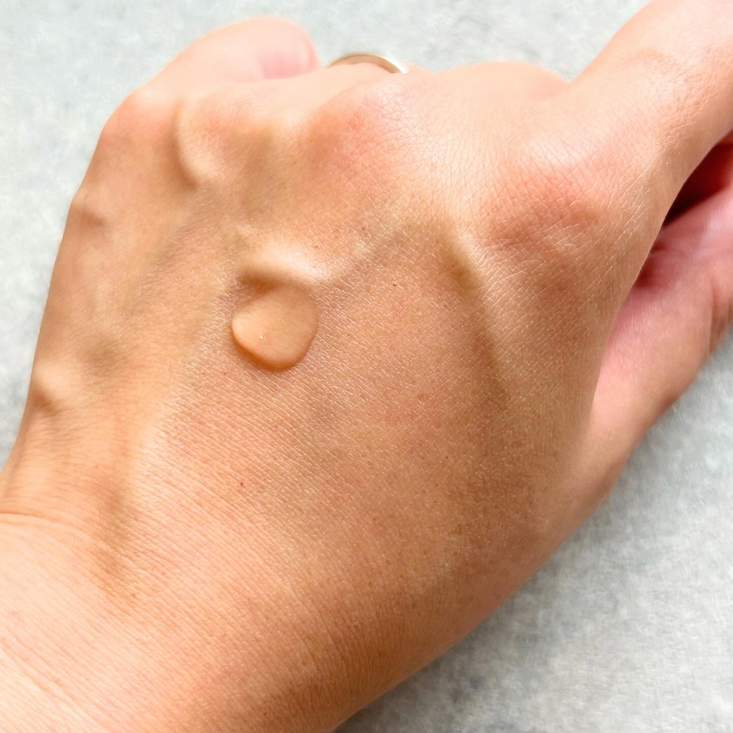 薬用美白美容液［医薬部外品］/肌美精/美容液を使ったクチコミ（3枚目）