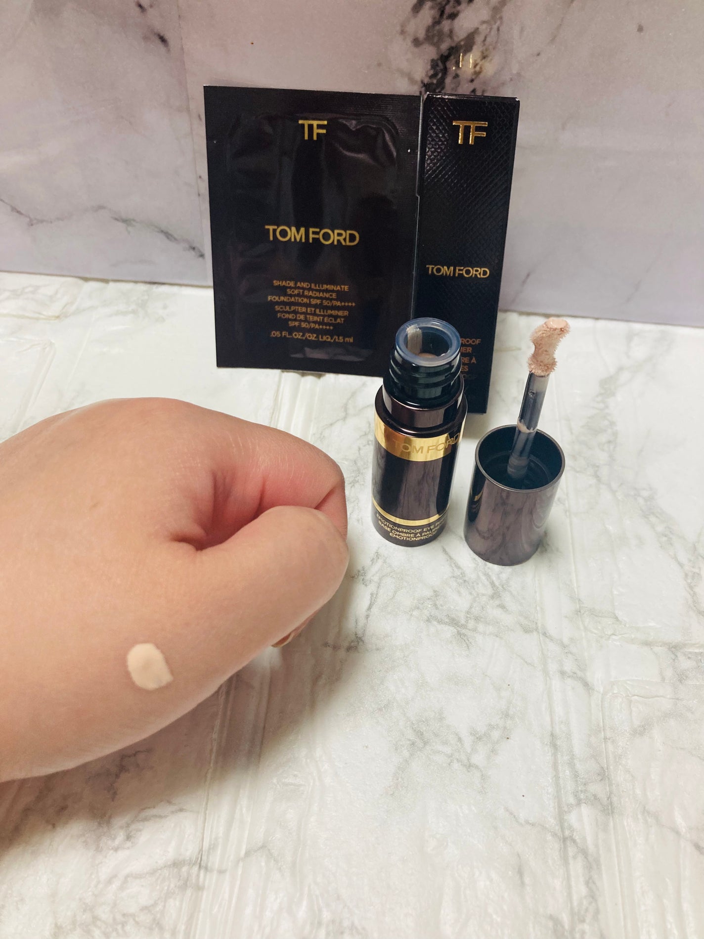 エモーションプルーフ アイ プライマー/TOM FORD BEAUTY/アイシャドウベースを使ったクチコミ(3枚目)