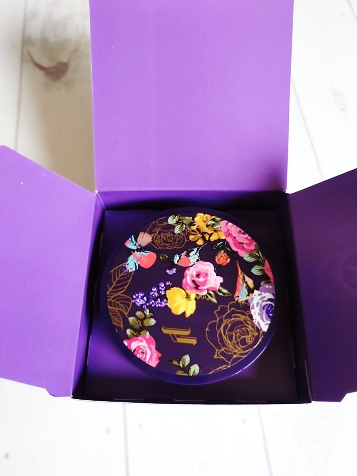 SRICHAND トランスルーセントパウダーのクチコミ「🌺SRICHAND　トランスルーセントパウダー🌺
楽天でメイク用品を探してたら出てきたお初のパ.....」（2枚目）