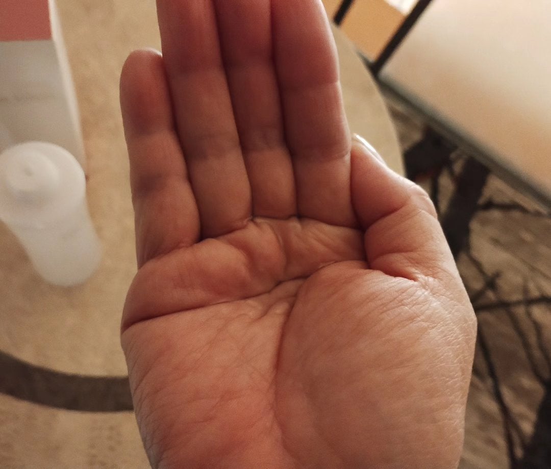 mcgroupakiko on LIPS 「凍てつく寒空の元、ウォーキングを兼ねて長い坂道を下りながら出勤..」(3枚目)