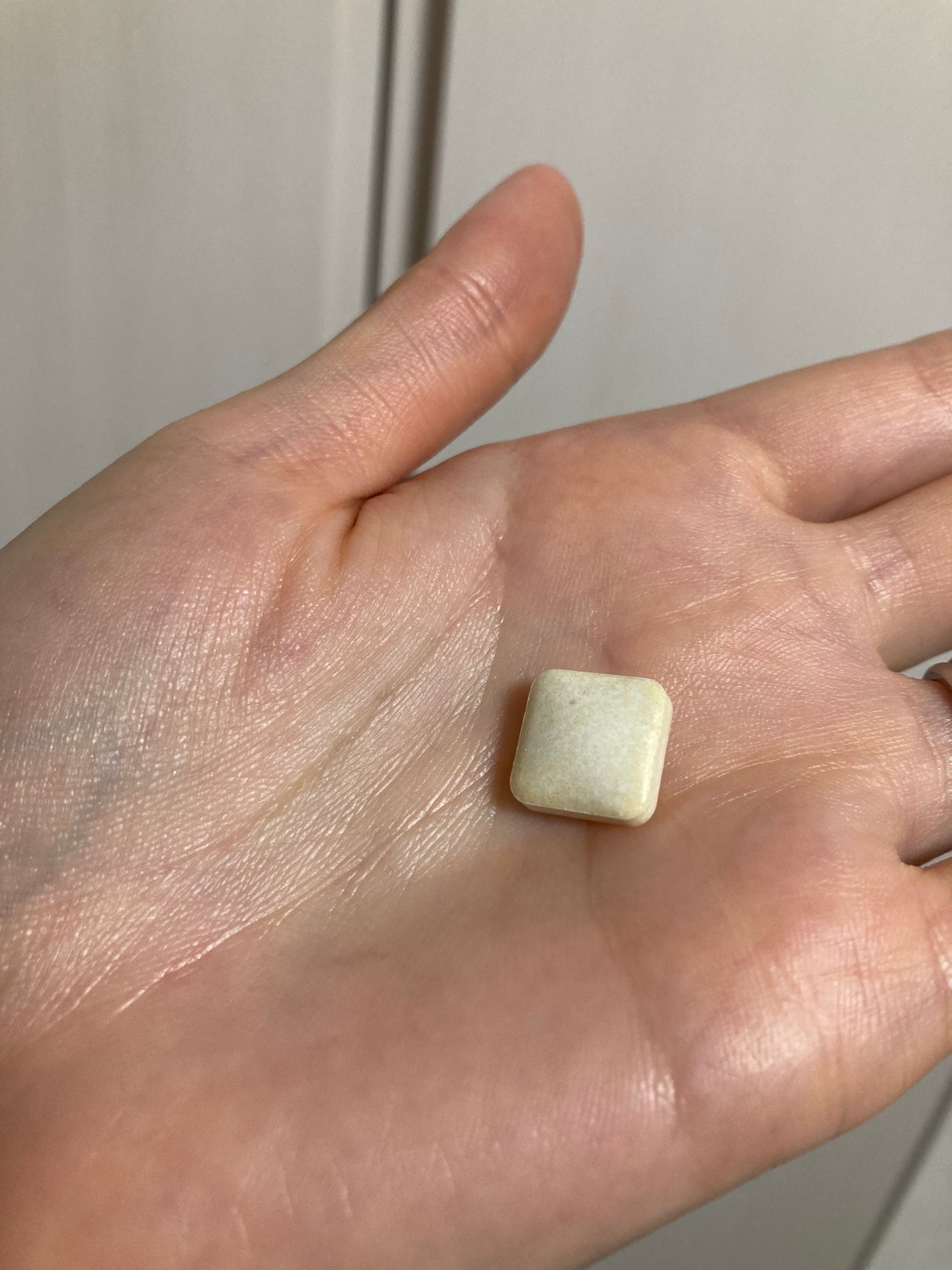 嘘が苦手なくま on LIPS 「アエナで安かったので購入!眠気覚ましによき!#新入りコスメ本音..」(4枚目)