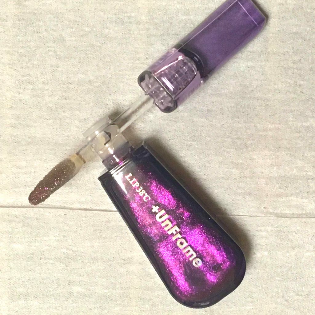 LIP38℃ +UnFrame<ホログラフィック>/UZU BY FLOWFUSHI/リップグロスを使ったクチコミ（2枚目）