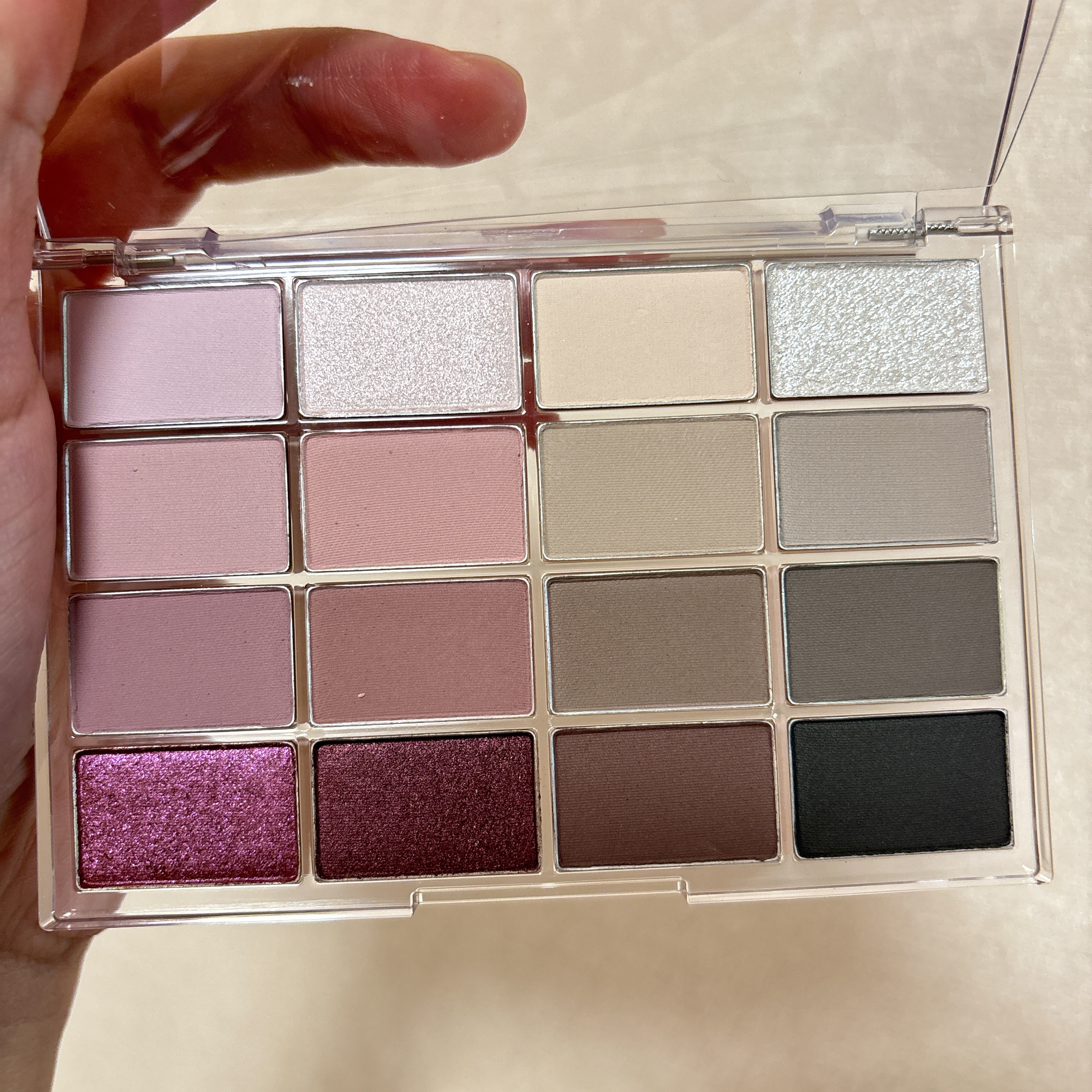 ソフトブラーリングアイパレット/wakemake/アイシャドウパレットを使ったクチコミ（2枚目）