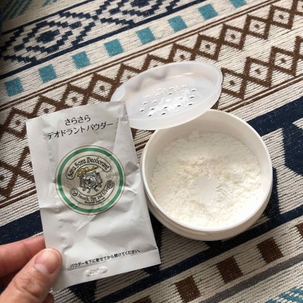 薬用さらさらデオドラントパウダー/デオナチュレ/デオドラント・制汗剤を使ったクチコミ(2枚目)