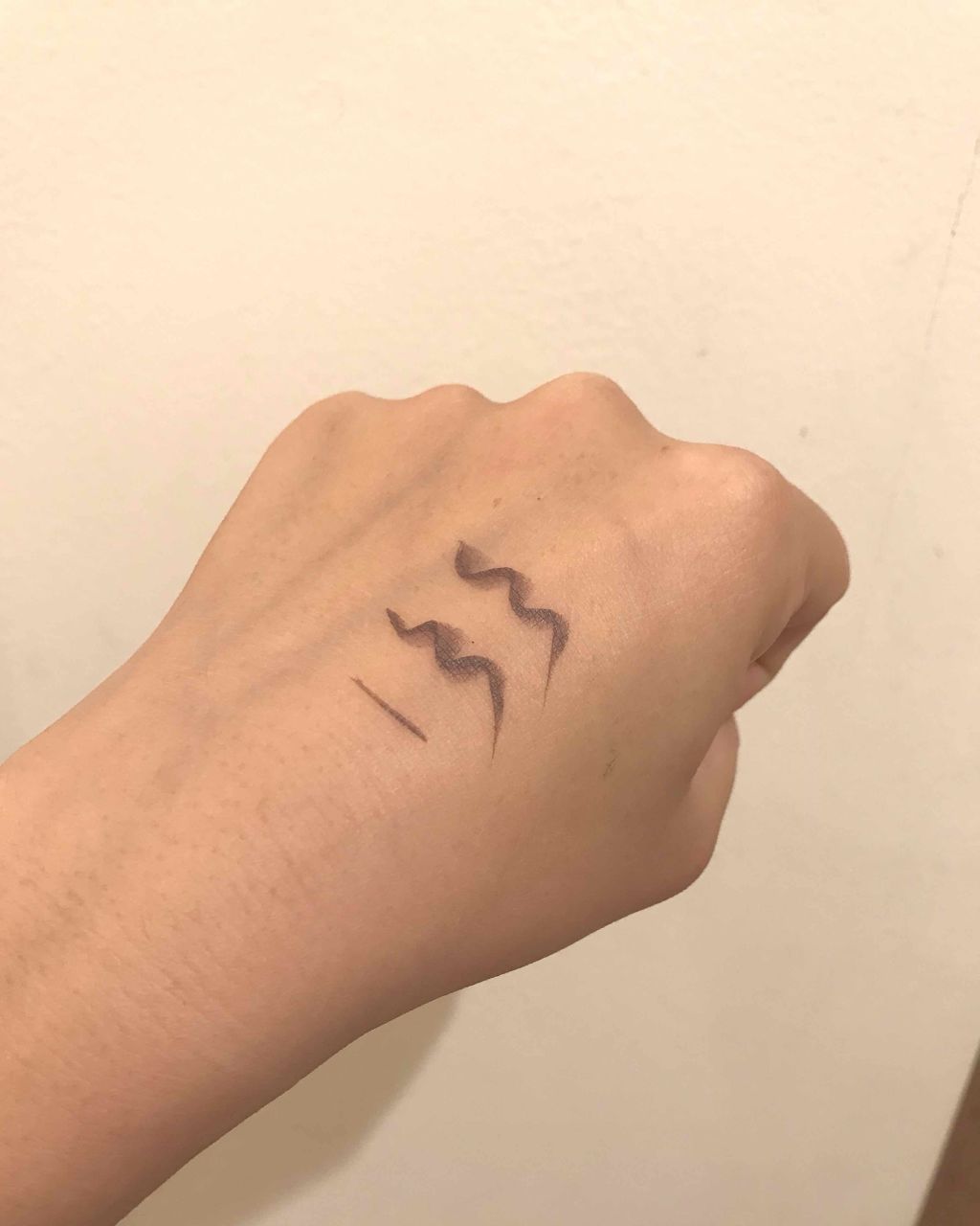 EYE OPENING LINER/UZU BY FLOWFUSHI/リキッドアイライナーを使ったクチコミ（3枚目）