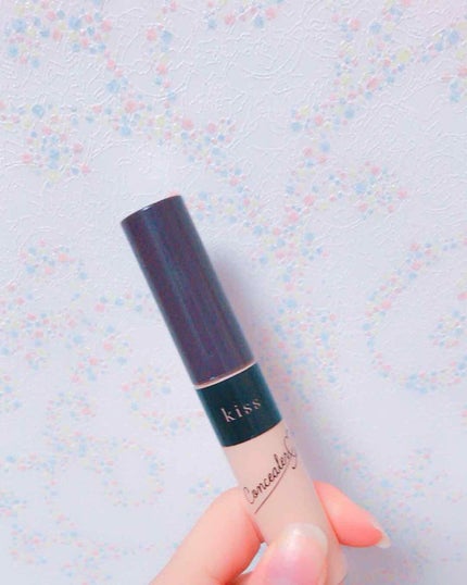 KiSS コンシーラーのクチコミ「《Kiss コンシーラー 02 》
01番のコンシーラーは明るい肌用で、02番は
健康的な肌.....」(1枚目)