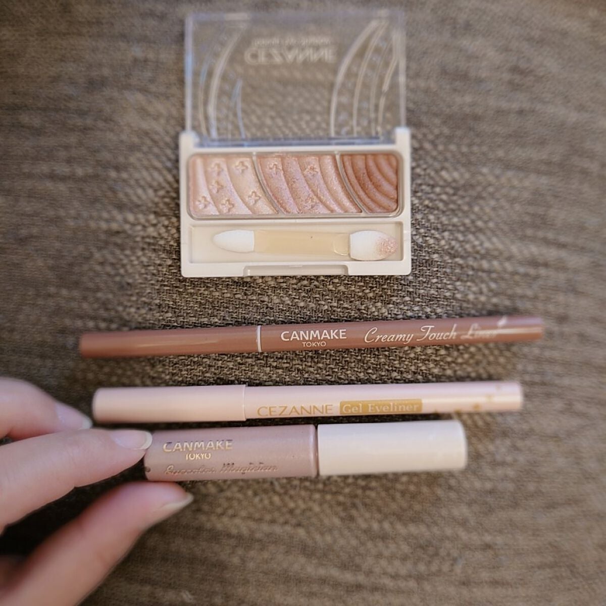 トーンアップアイシャドウ/CEZANNE/アイシャドウパレットを使ったクチコミ(2枚目)