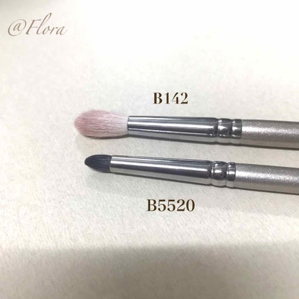 白鳳堂 B5520 アイシャドウ 尖りのクチコミ「愛用ブラシ第6弾🖌
またまた白鳳堂からこの2本。
(色が染まっててスミマセン🙇♀️)
.....」(2枚目)