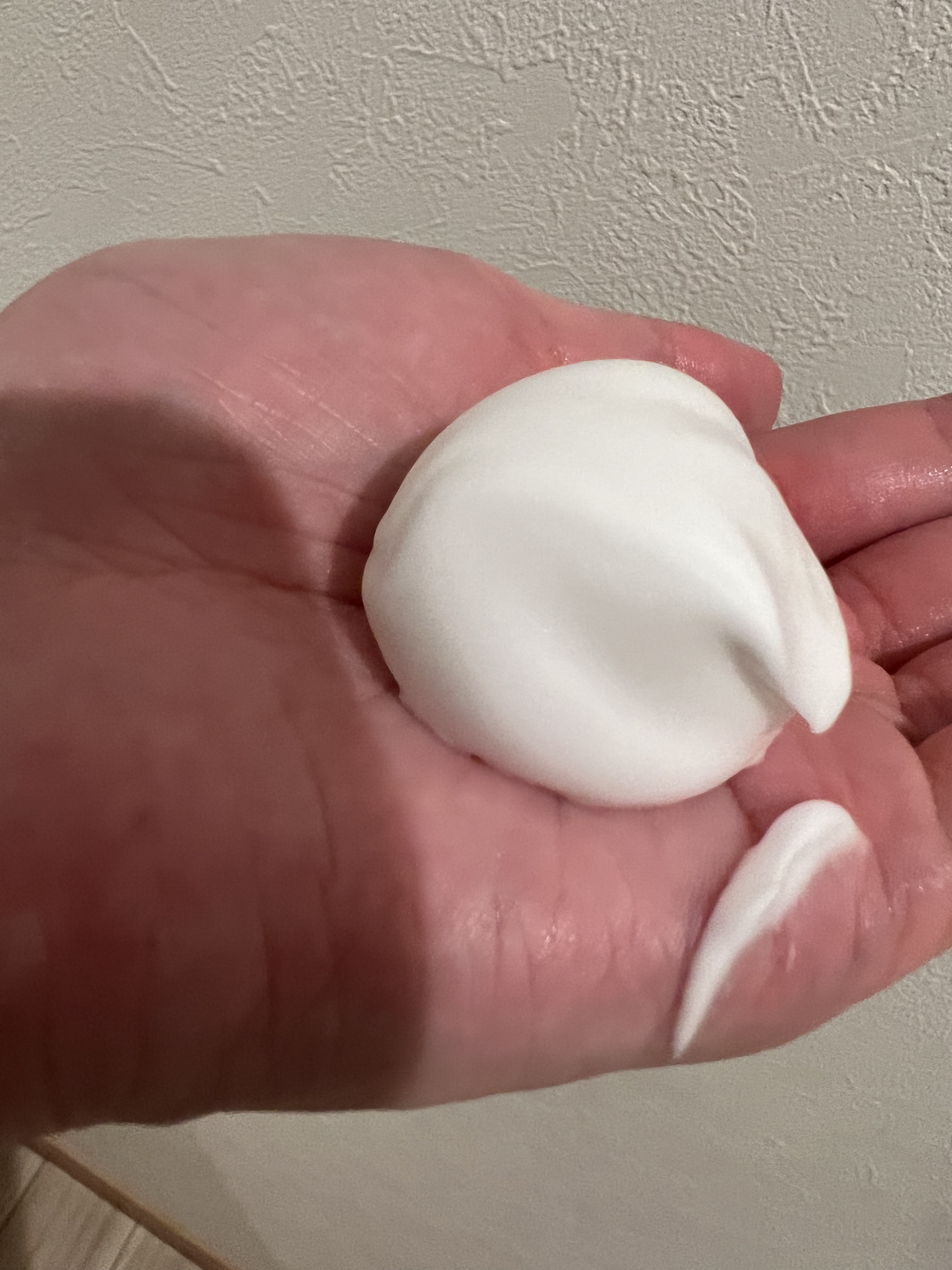 L'OCCITANE イモーテル プレシューズ インテンスクレンジングフォームのクチコミ「L'OCCITANE 【洗顔】【泡洗顔】IM プレシューズインテンスクレンジングフォーム

ワ.....」（3枚目）