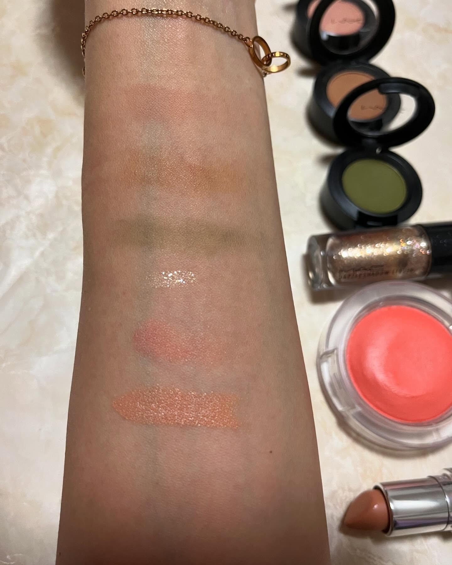 ダズルシャドウ リキッド/M・A・C/リキッドアイシャドウを使ったクチコミ（2枚目）